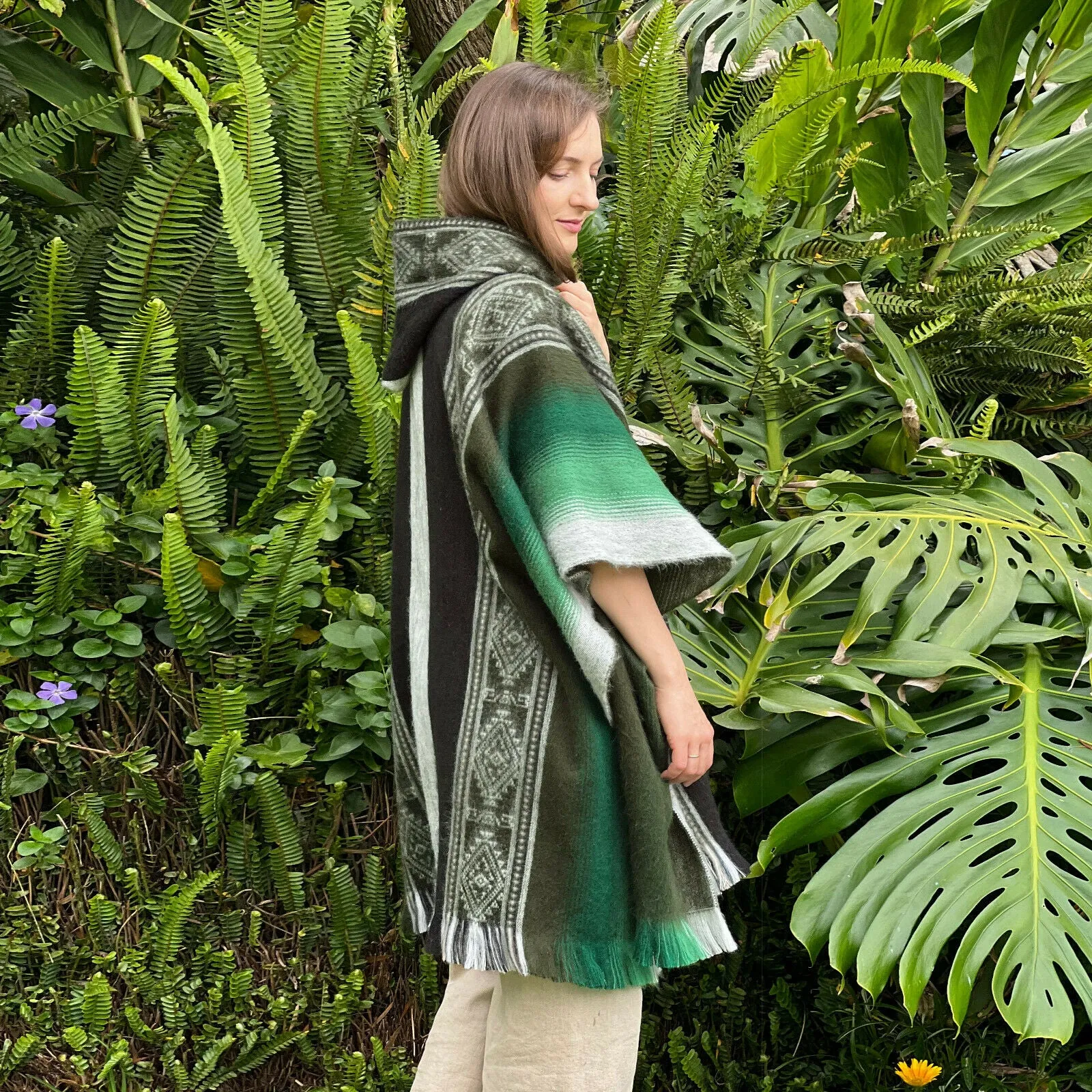 Isazi - Lightweight Baby Alpaca Hooded Poncho - Emerald Green - Unisex